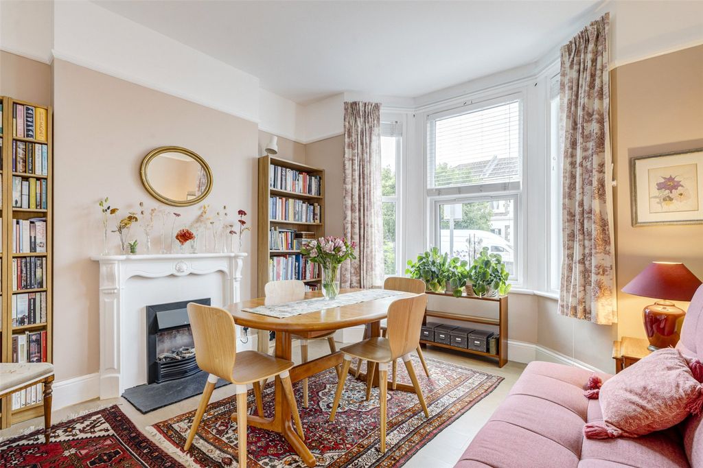 Property photo 3 of 16 Picture No. 15