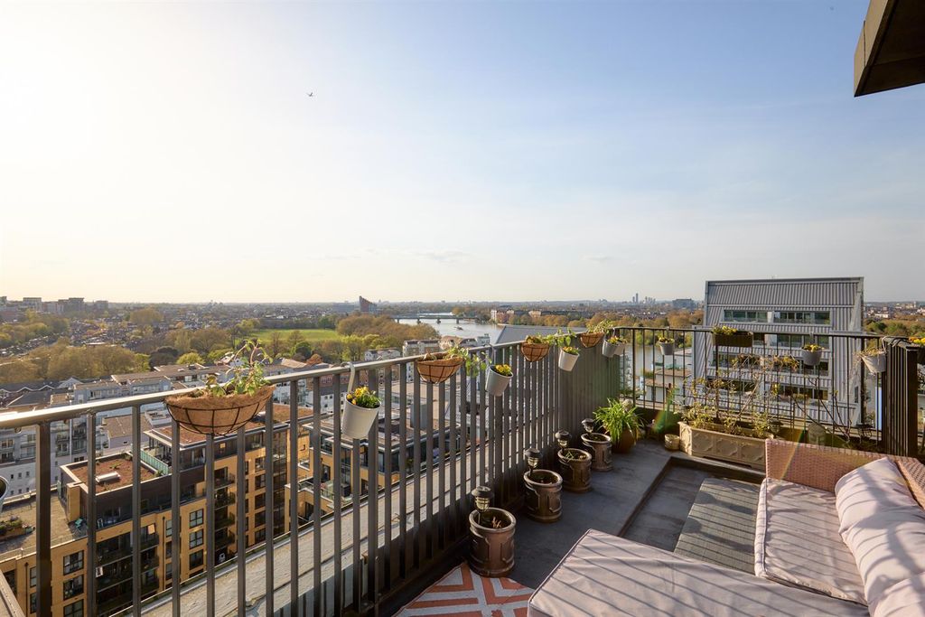 Property photo 1 of 31