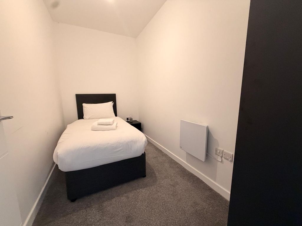 Property photo 2 of 7 Bedroom 1