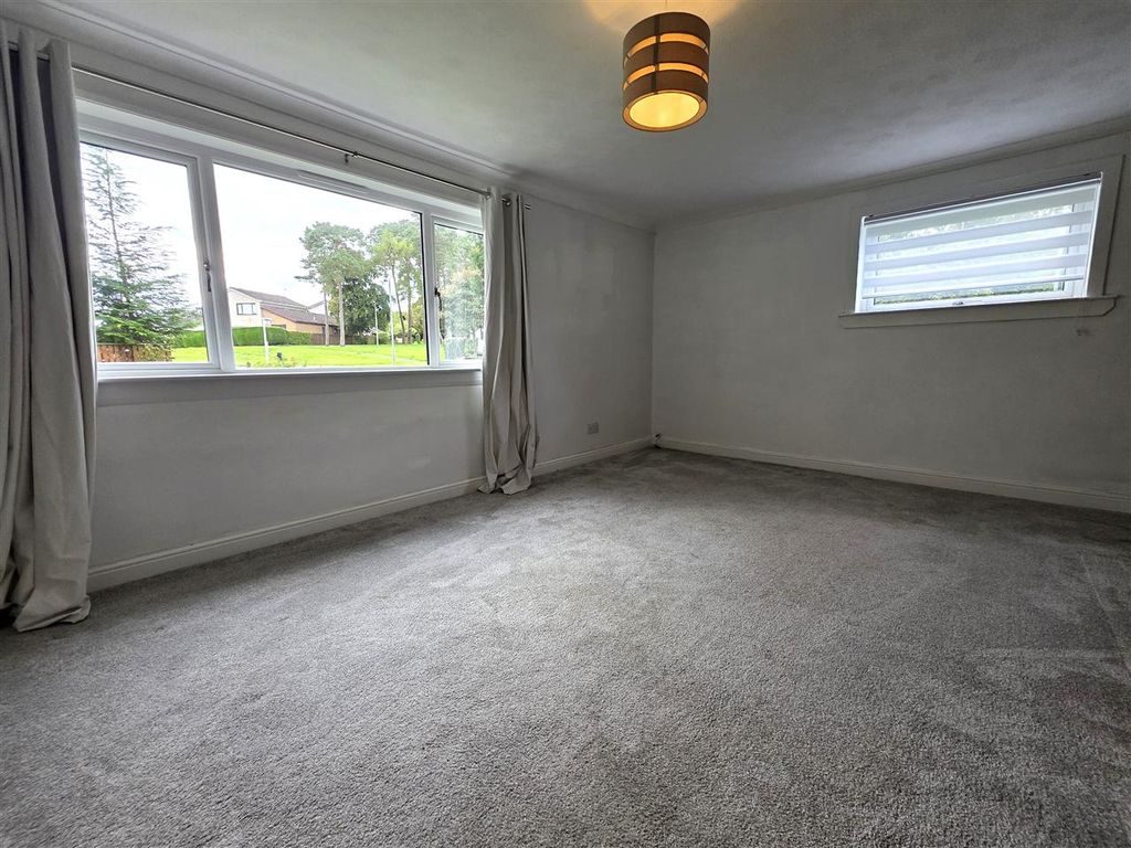Property photo 2 of 15 Lounge