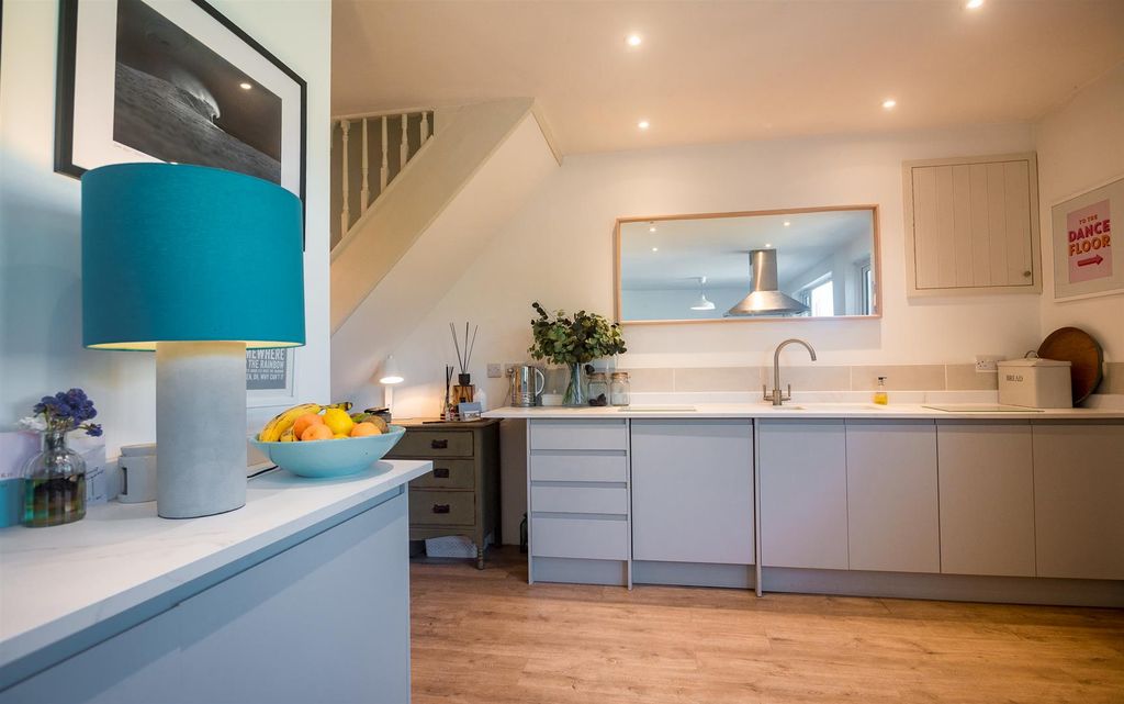 Property photo 2 of 24 Refurbished Kitchen