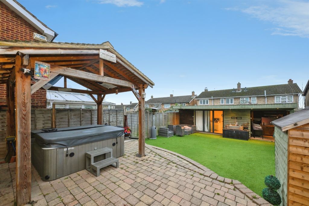 Property photo 3 of 19