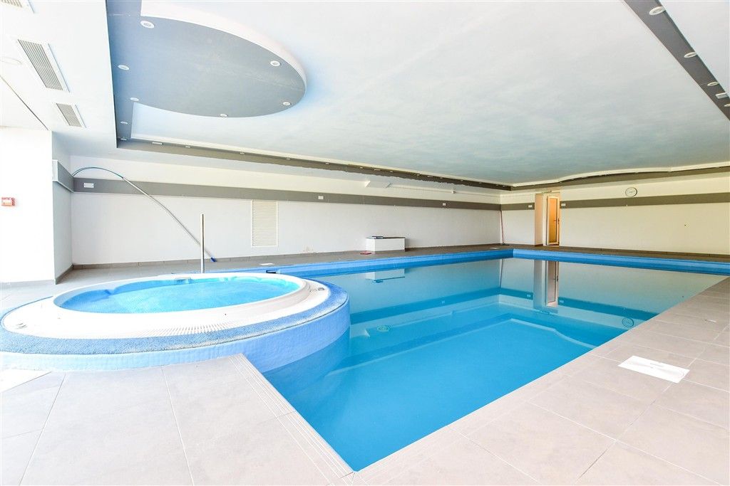 Property photo 2 of 22 Swimming Pool