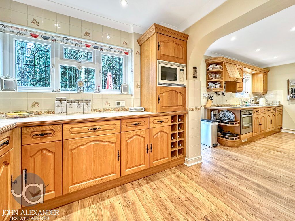 Property photo 3 of 22 20251119_121145371_0.5