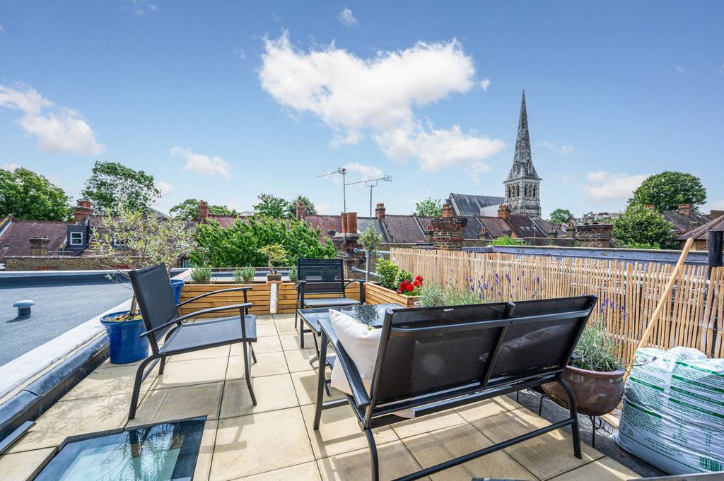 Property photo 3 of 24