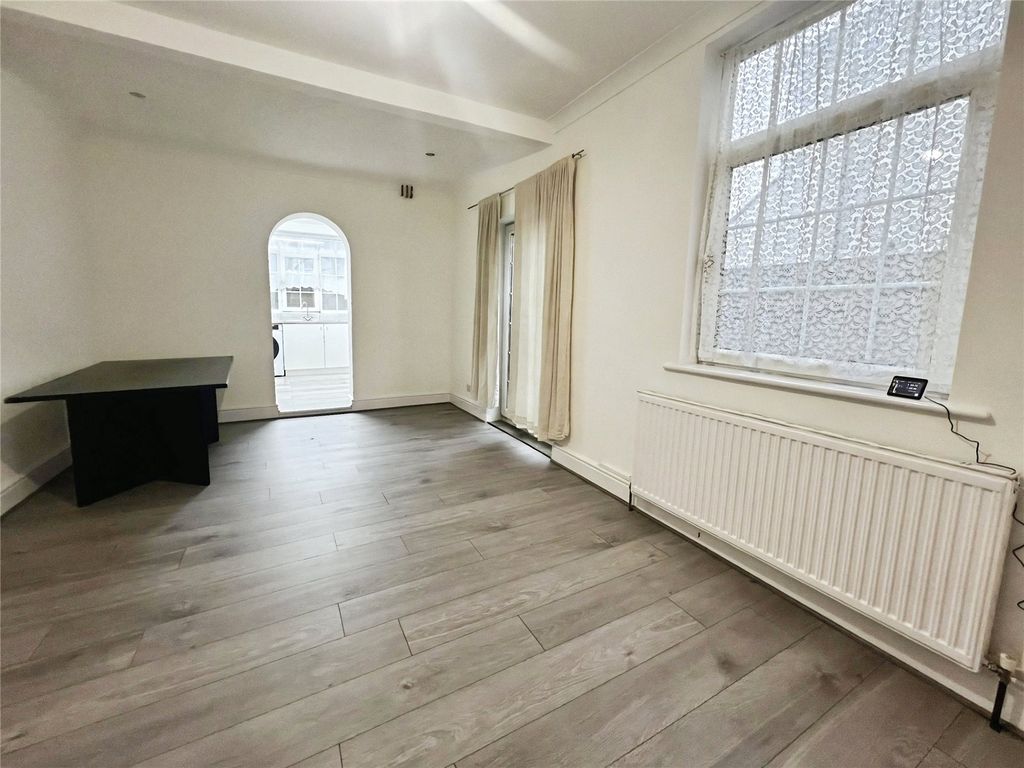 Property photo 3 of 15 Picture No. 34