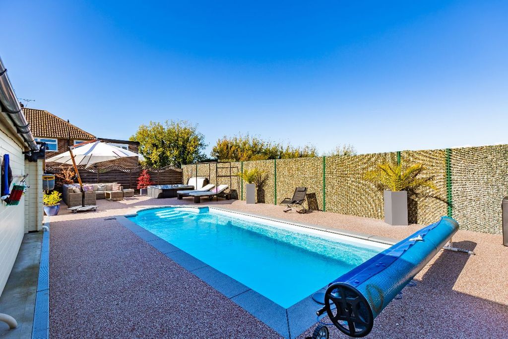 Additional image 7 of 4 bed bungalow for saleCoxes Lane, Ramsgate CT12