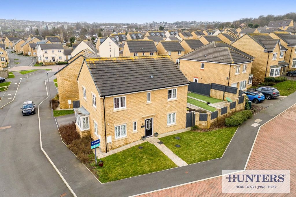 Property photo 1 of 40 102842_7 Priestley Crescent-2 - Copy_Low.Jpg