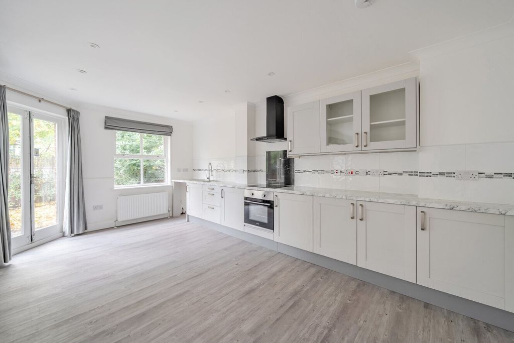 Property photo 2 of 16 Picture No. 19