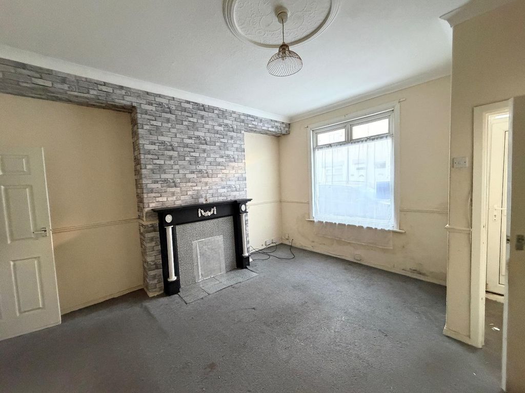 Property photo 2 of 7 Lounge