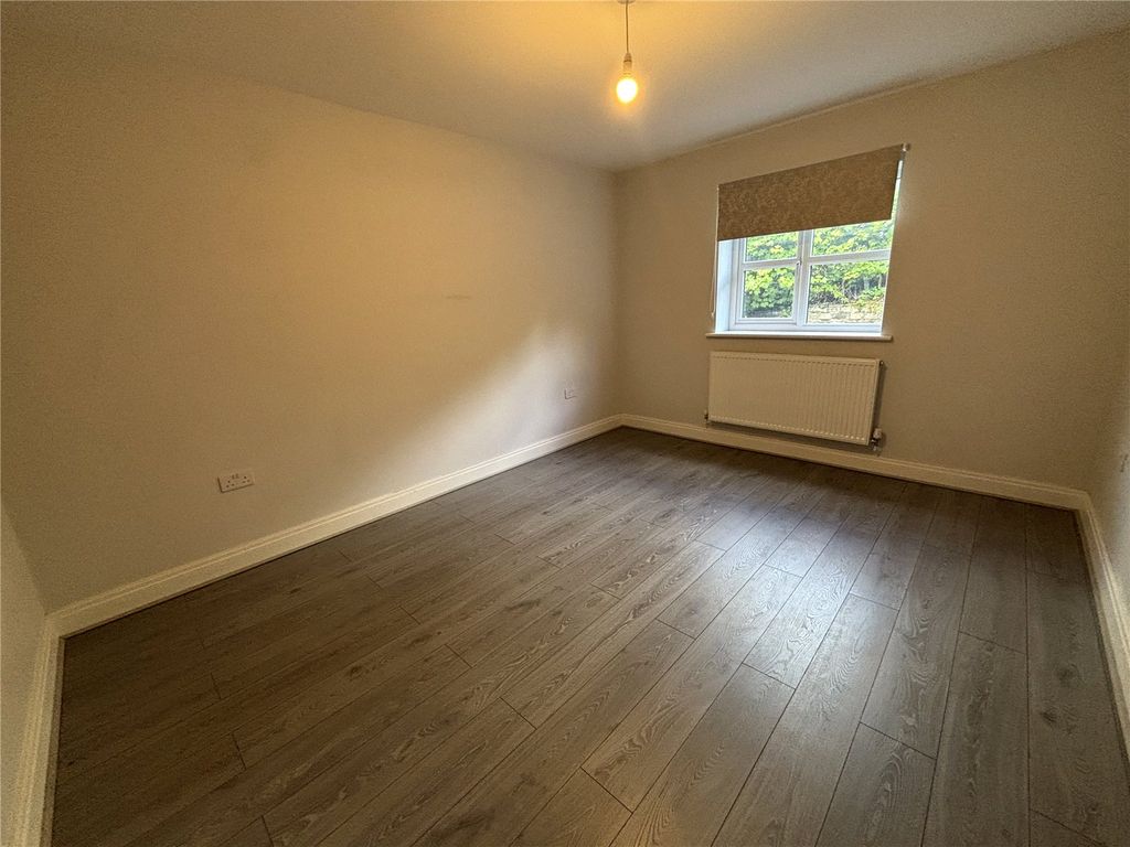 Property photo 2 of 8 Picture No. 01