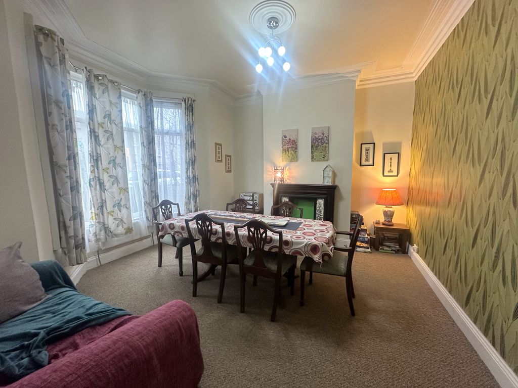 Property photo 3 of 15 942Fff04-946B-46E0-9Cf2-77F6815C0644