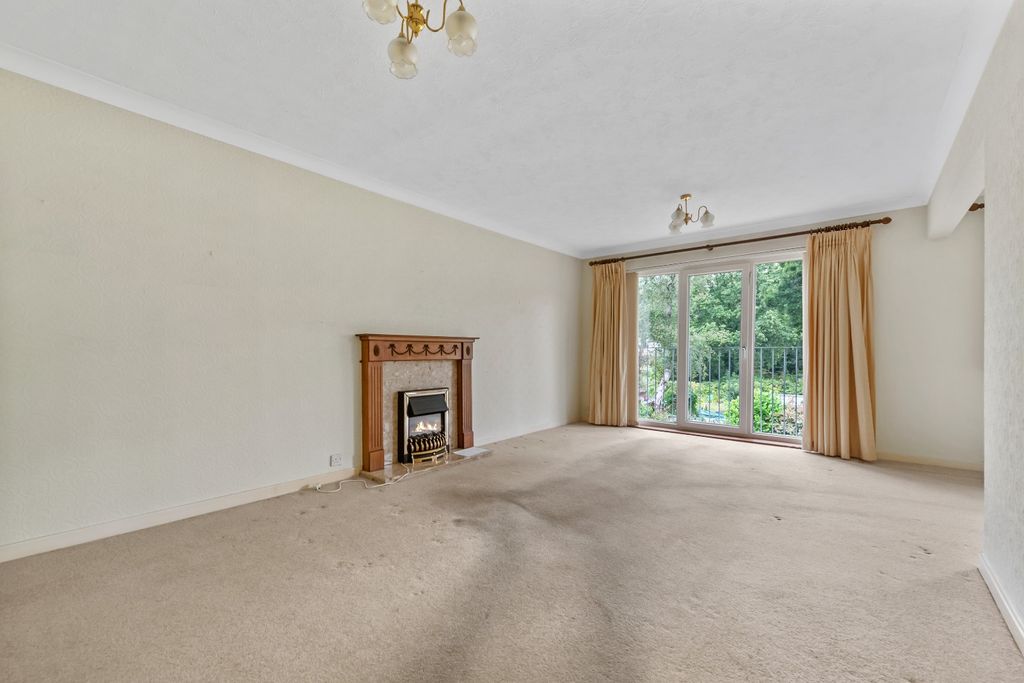 Property photo 2 of 20 4376085