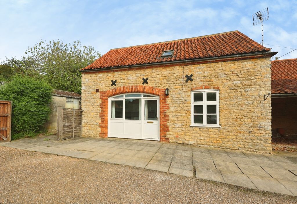 Property photo 1 of 6 5592140