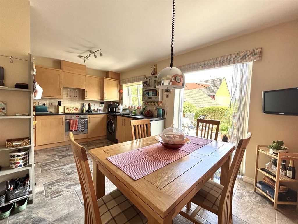 Property photo 3 of 16 Kitchen.Jpg