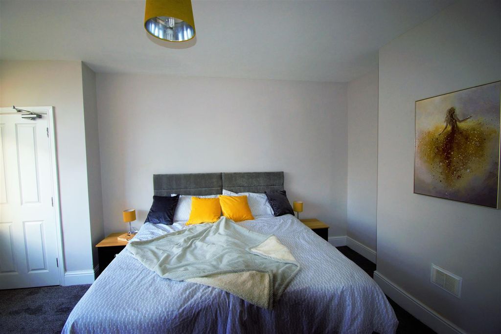 Property photo 2 of 9 Room 1