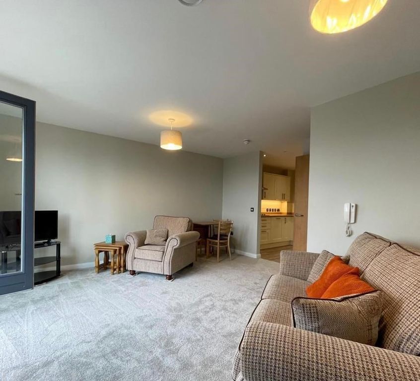 Property photo 2 of 12