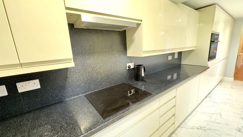 Property photo 3 of 13 Photo 6