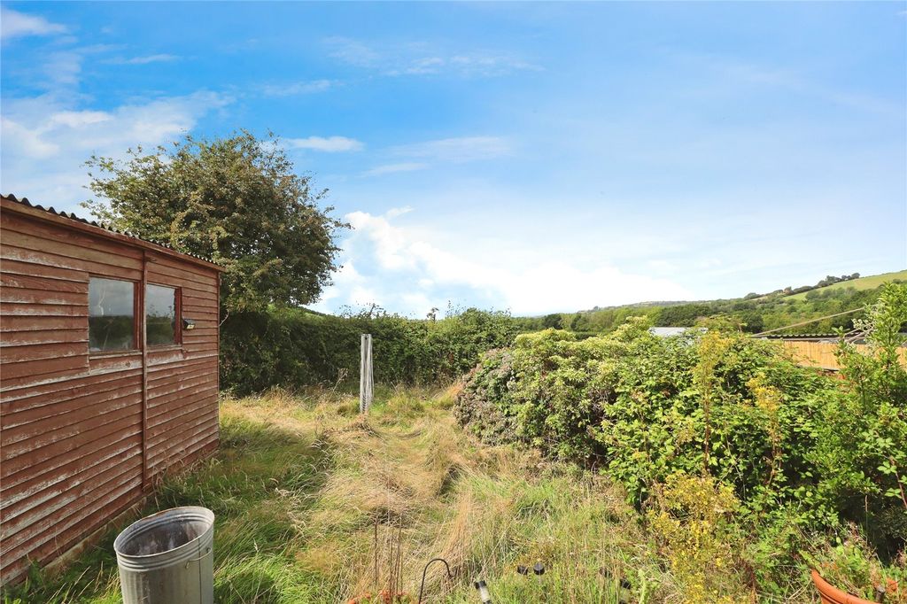 Property photo 2 of 13 Picture No. 02