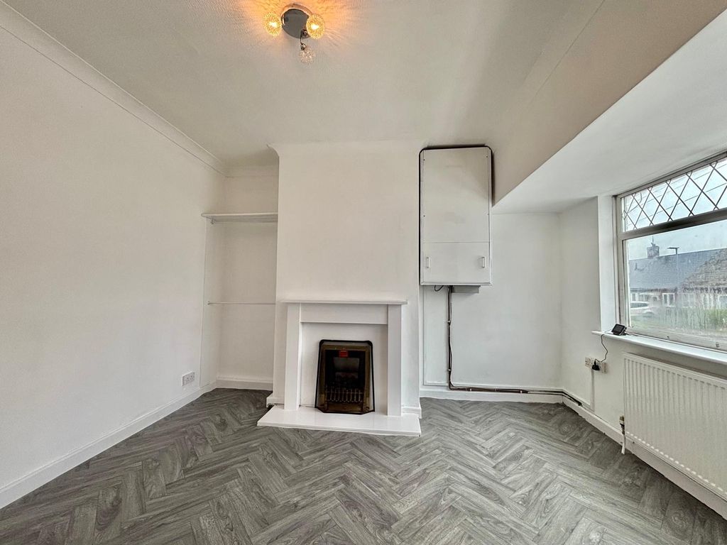 Property photo 2 of 12 Living Room