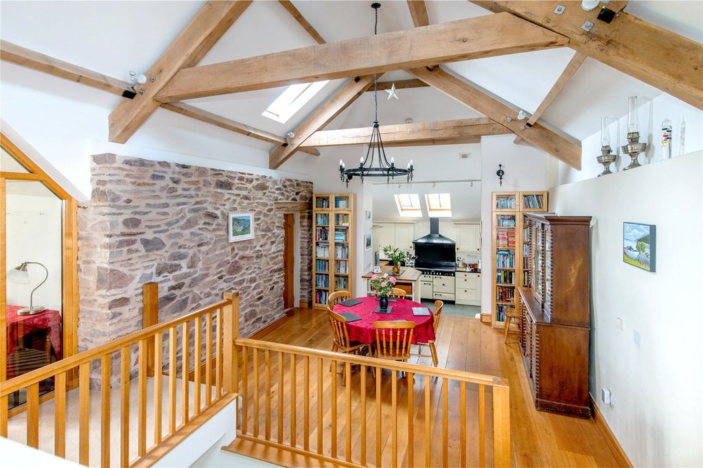 Property photo 2 of 37 Picture No. 51