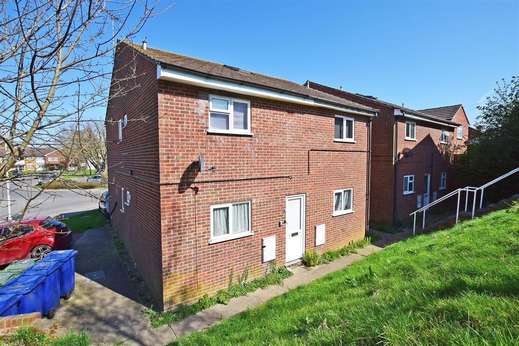 Property photo 1 of 6