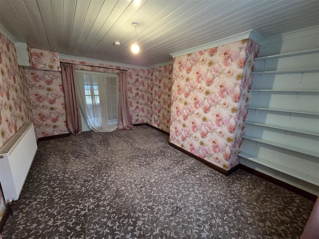 Property photo 2 of 13 20251211_090107.Jpg