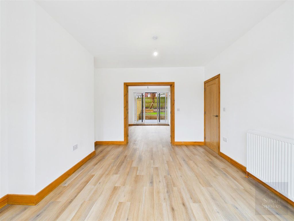 Property photo 3 of 22 Cam01858G0-Pr0338-Still006.Jpg