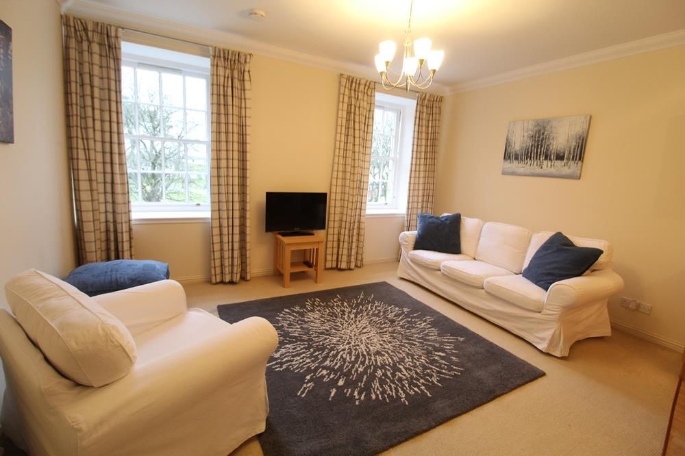 Property photo 2 of 7 Lounge