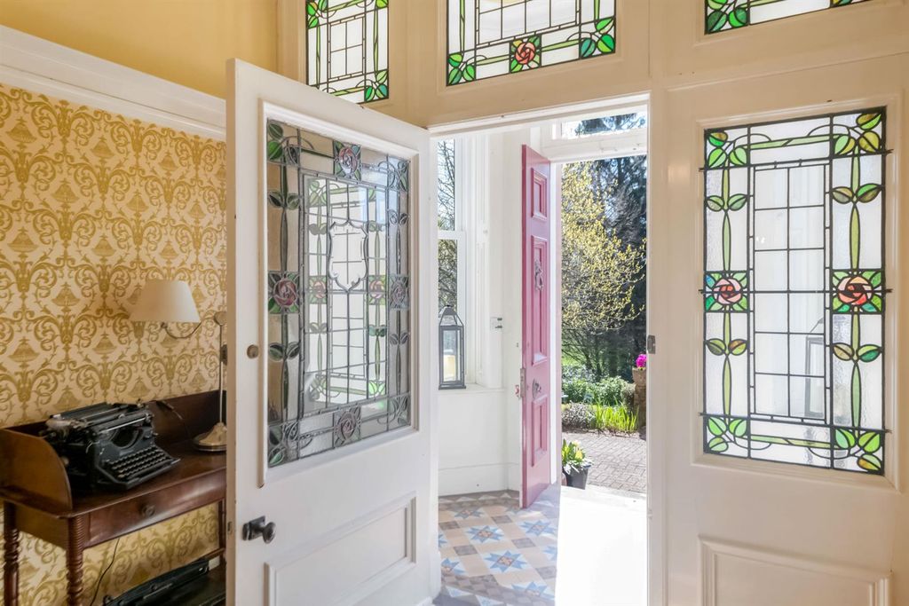 Property photo 2 of 67 Entrance Vestibule