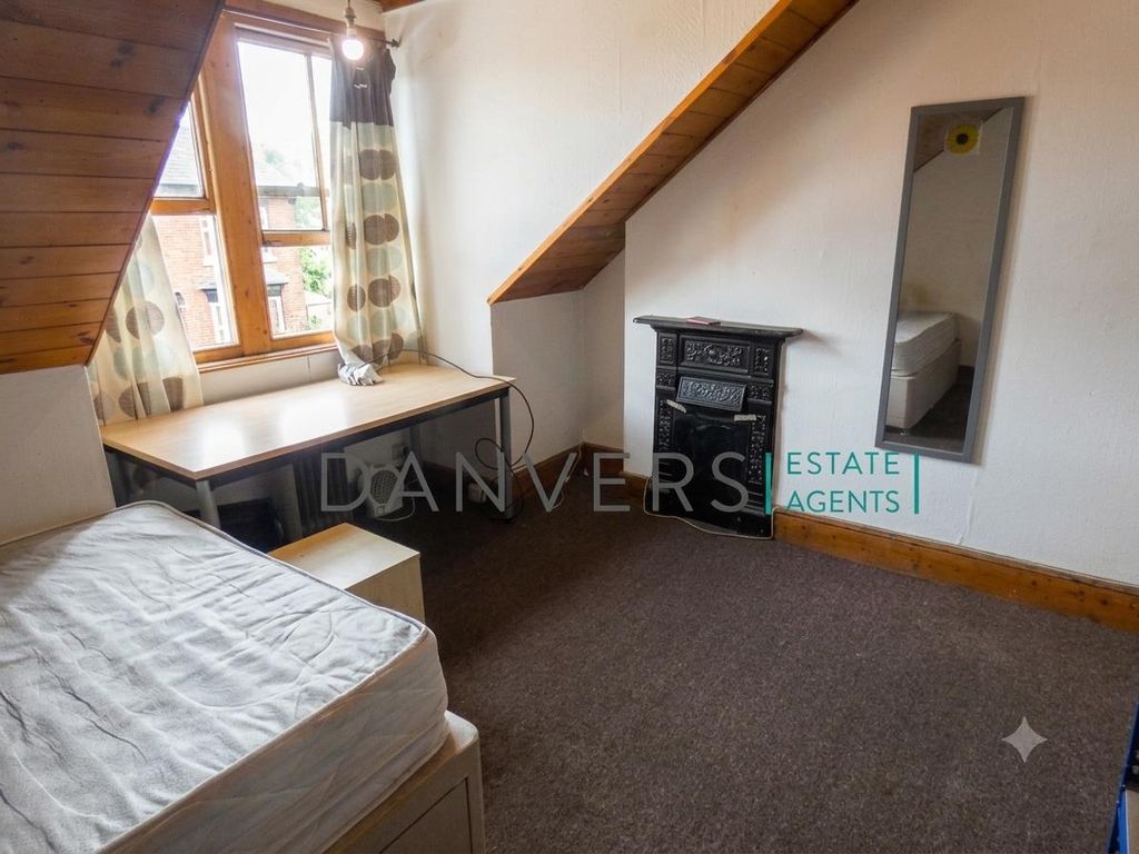 Property photo 2 of 6 Room 2.Png