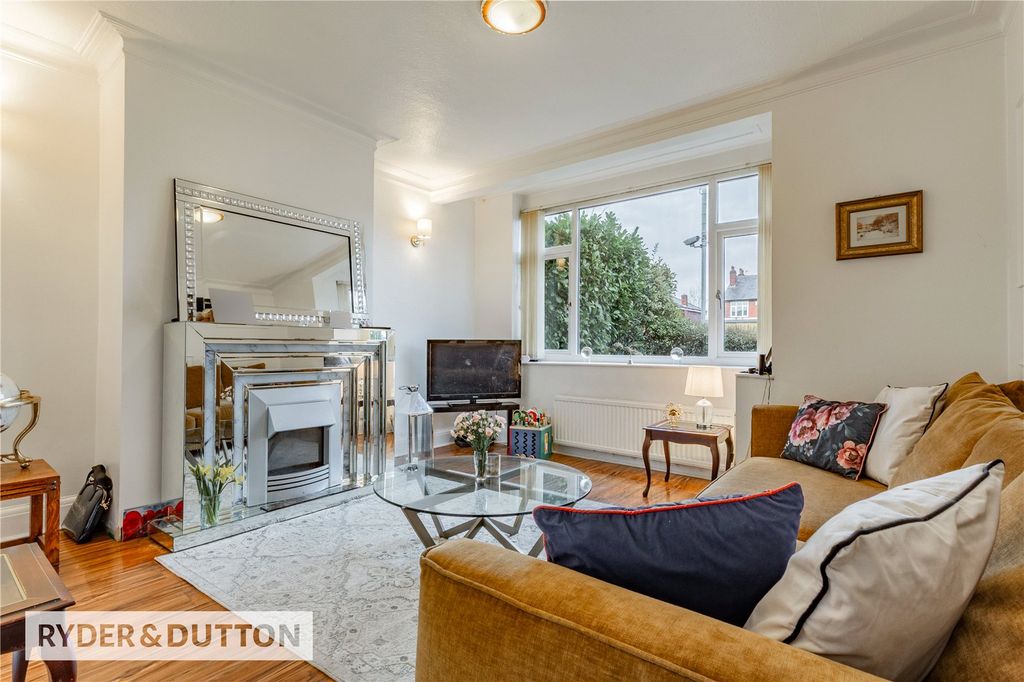 Property photo 3 of 21 Living Room