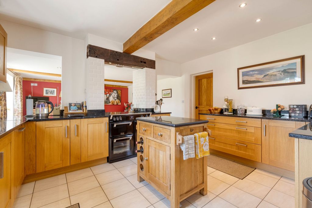 Property photo 3 of 61