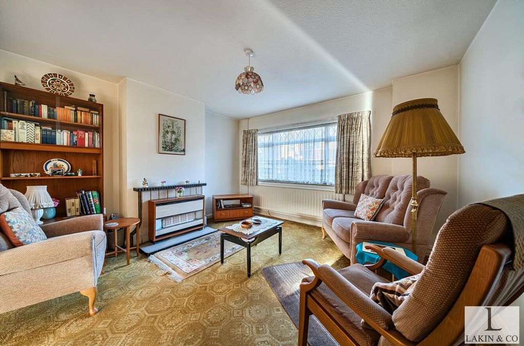 Property photo 2 of 18