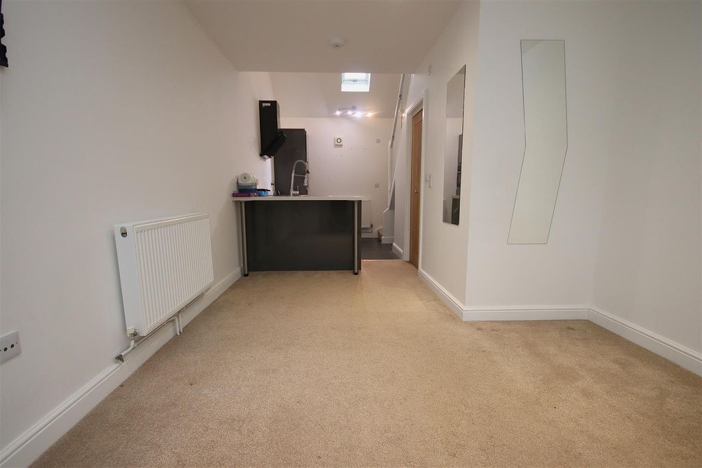 Property photo 3 of 8 Img_5830.Jpg