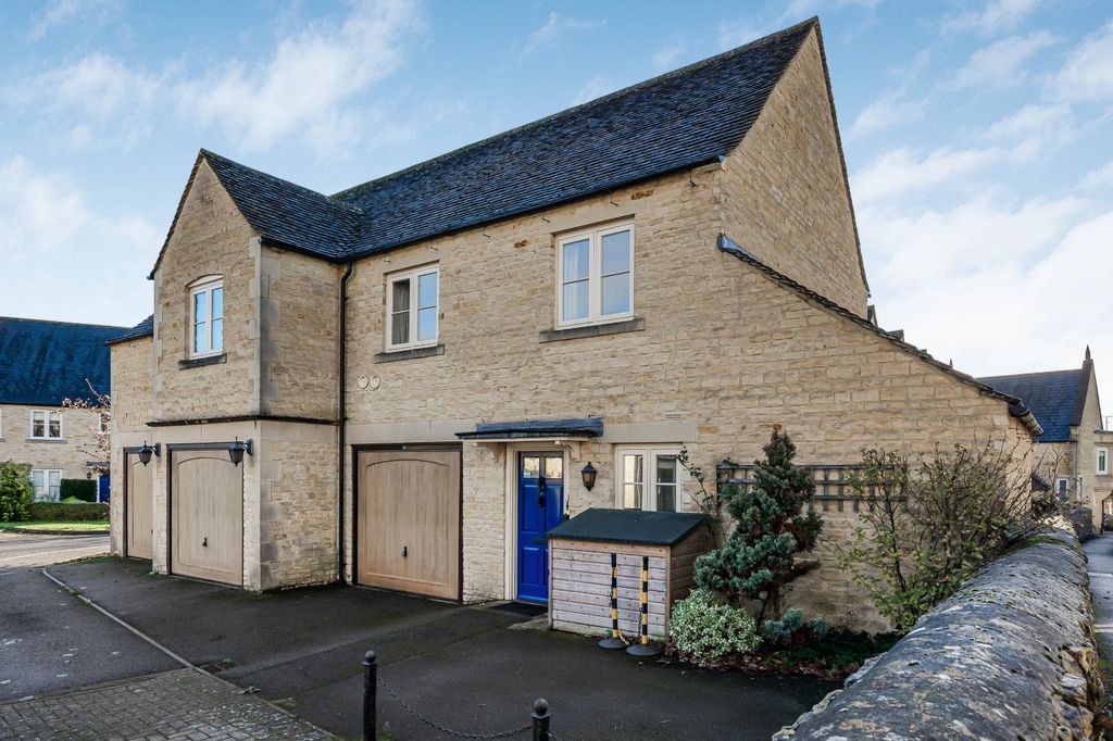 Property photo 1 of 21 External