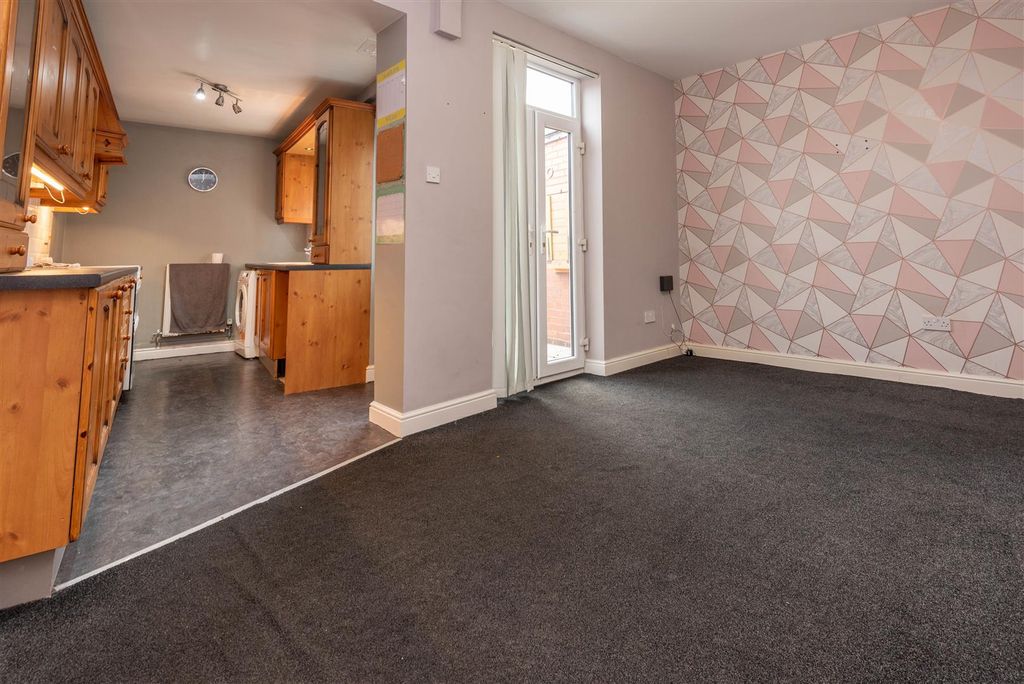 Property photo 2 of 13 Kitchen/Dining Room