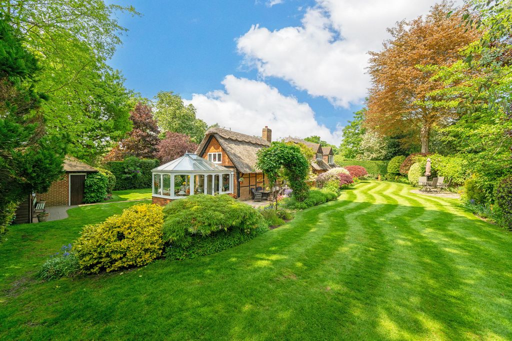 Property photo 2 of 34