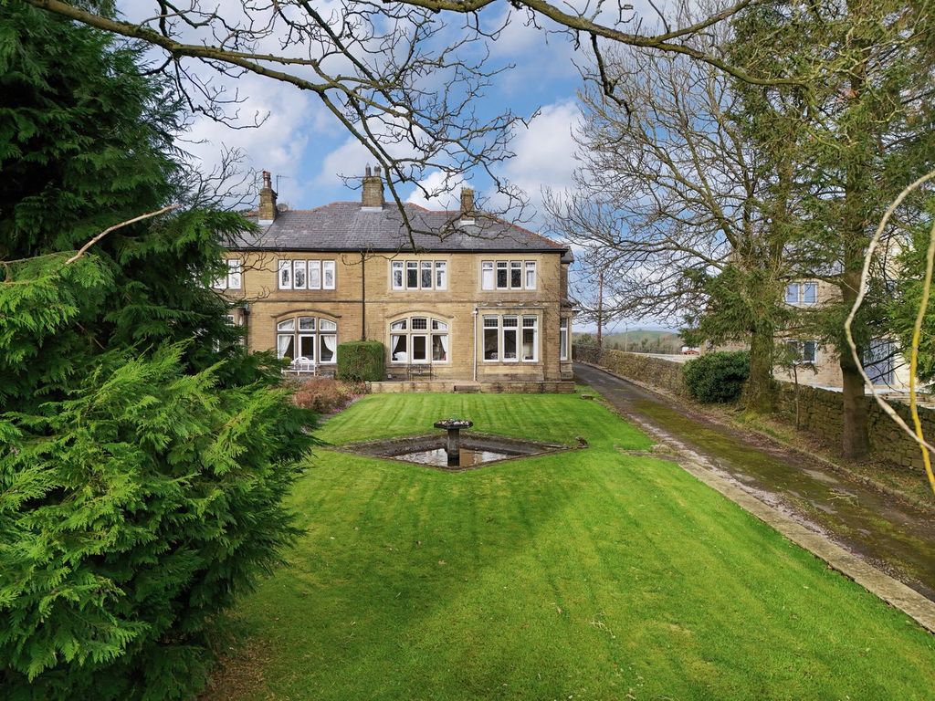 Property photo 2 of 47