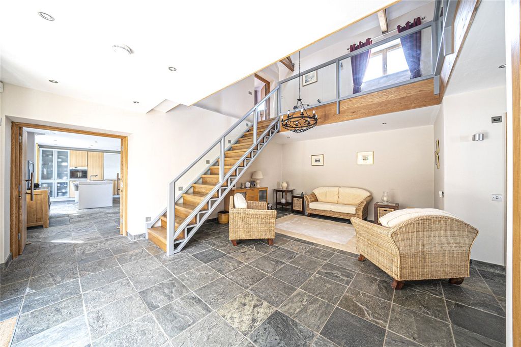 Property photo 2 of 49 Picture No. 03