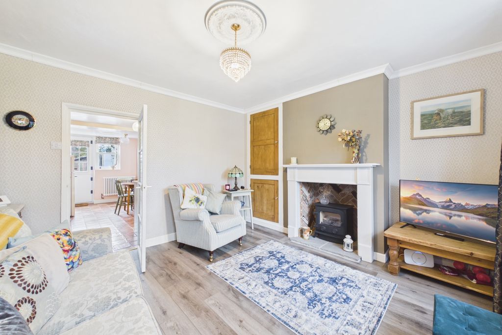 Property photo 3 of 15 Biscuit Cottage - Lounge