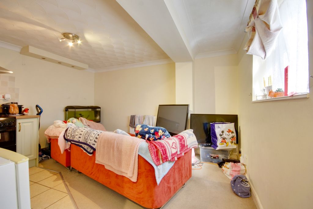 Property photo 2 of 5 Img_1235-Img_1237