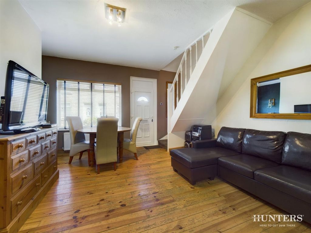 Property photo 3 of 14 Cam01051G0-Pr0077-Still008.Jpg