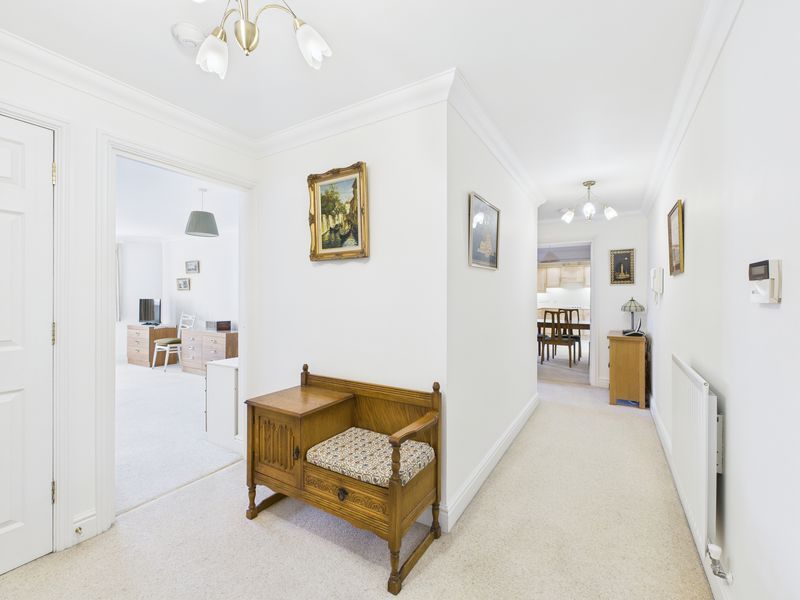 Property photo 3 of 11 Hallway