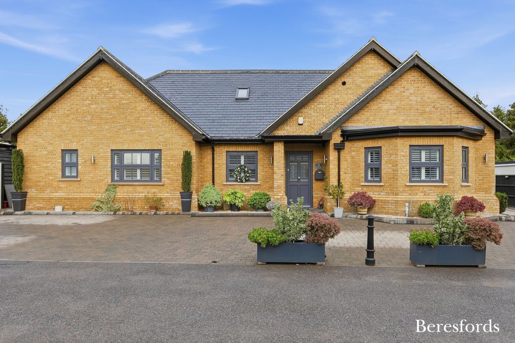 Property photo 1 of 34 Front