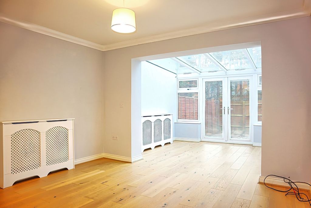 Property photo 2 of 14 Lounge - Conservatory