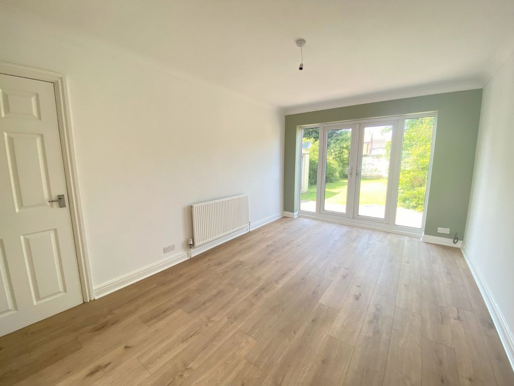 Property photo 3 of 16 Picture No. 30