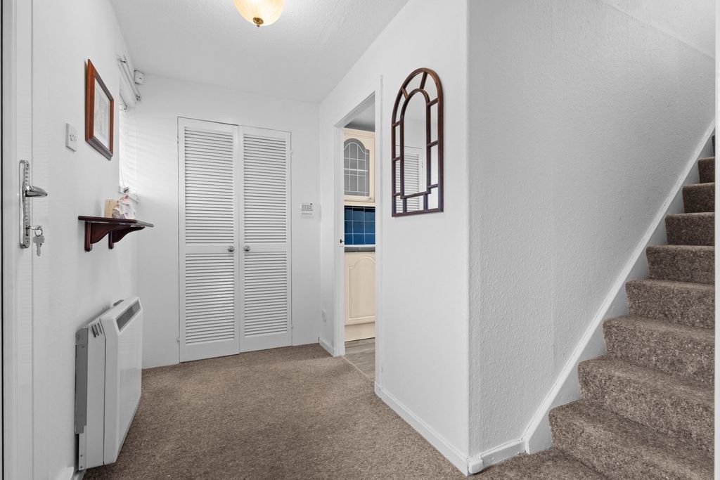 Property photo 3 of 26