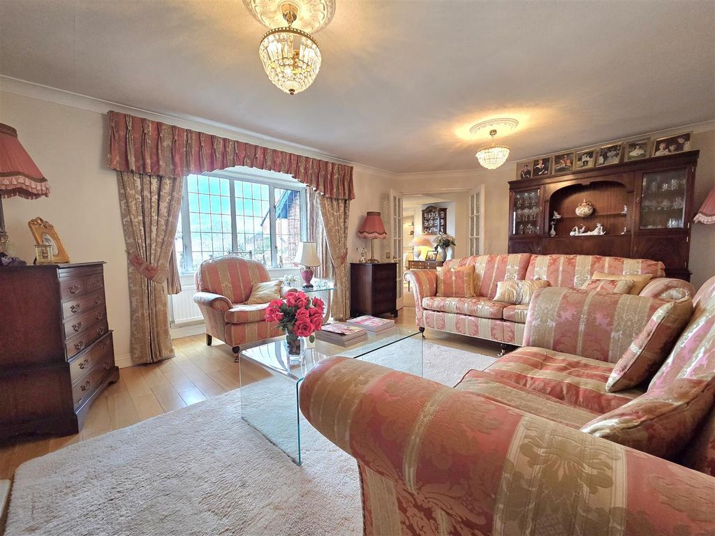 Property photo 2 of 24