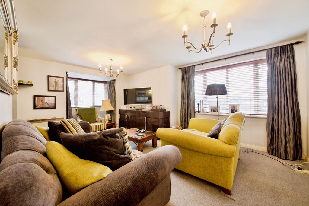 Property photo 2 of 8 Pbox-Img.Jpg